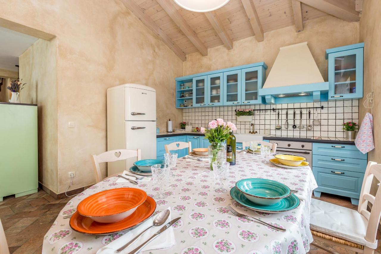 Holiday House Chiara Vrh  Buitenkant foto