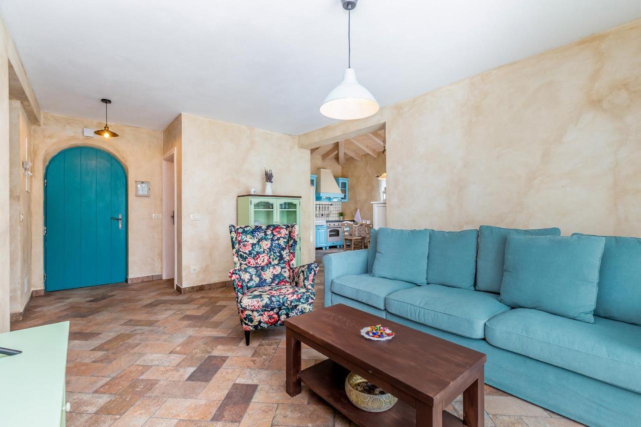 Holiday House Chiara Vrh  Buitenkant foto